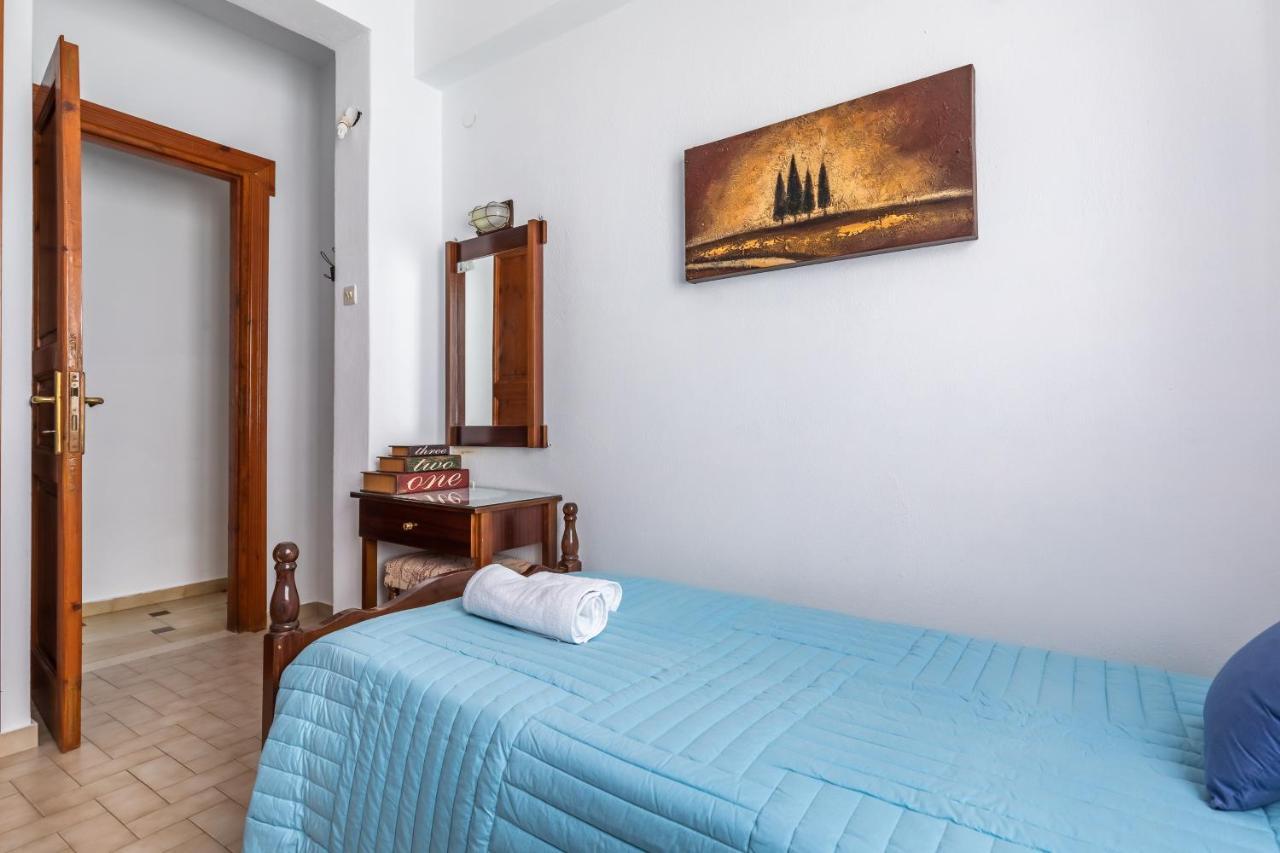 Ourania Apartment Скопелос Екстер'єр фото