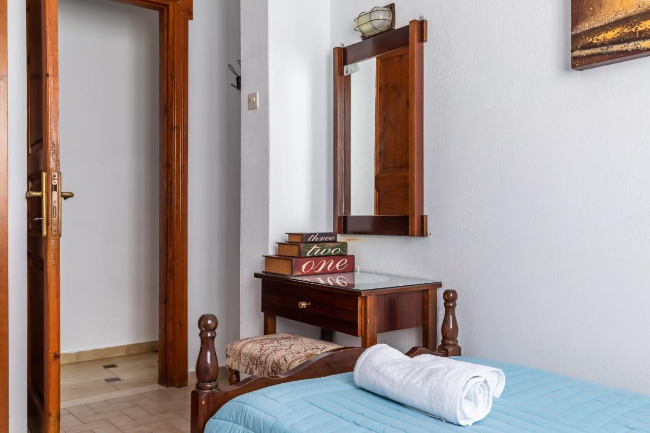 Ourania Apartment Скопелос Екстер'єр фото